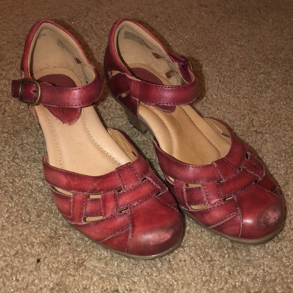 Red Earth Heels